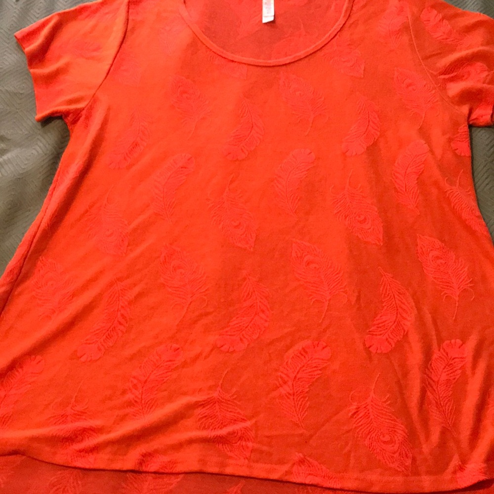 XL LuLaRoe Classic T